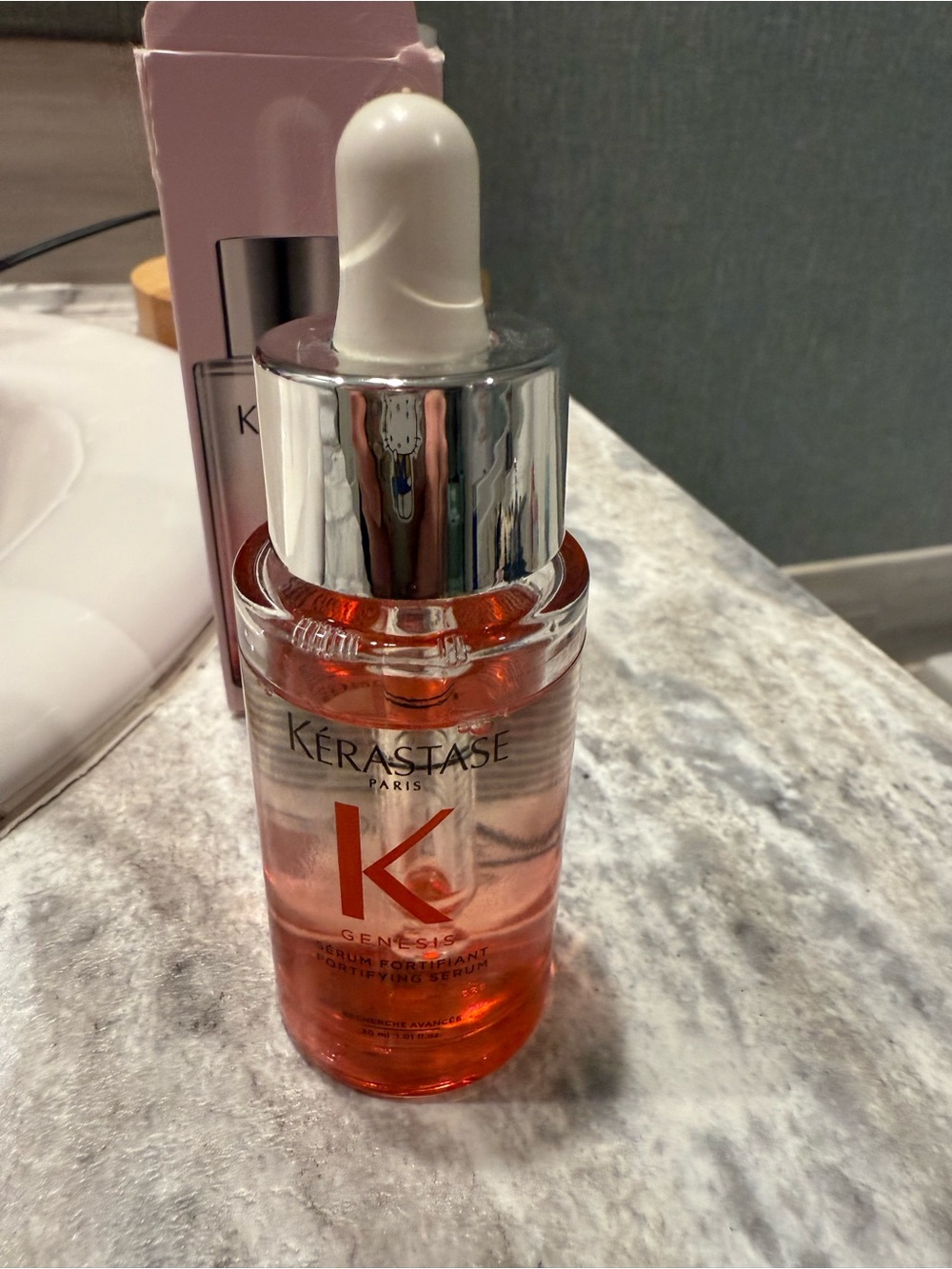 Kérastase Strengthening Serum - Pink/Coral Bottle